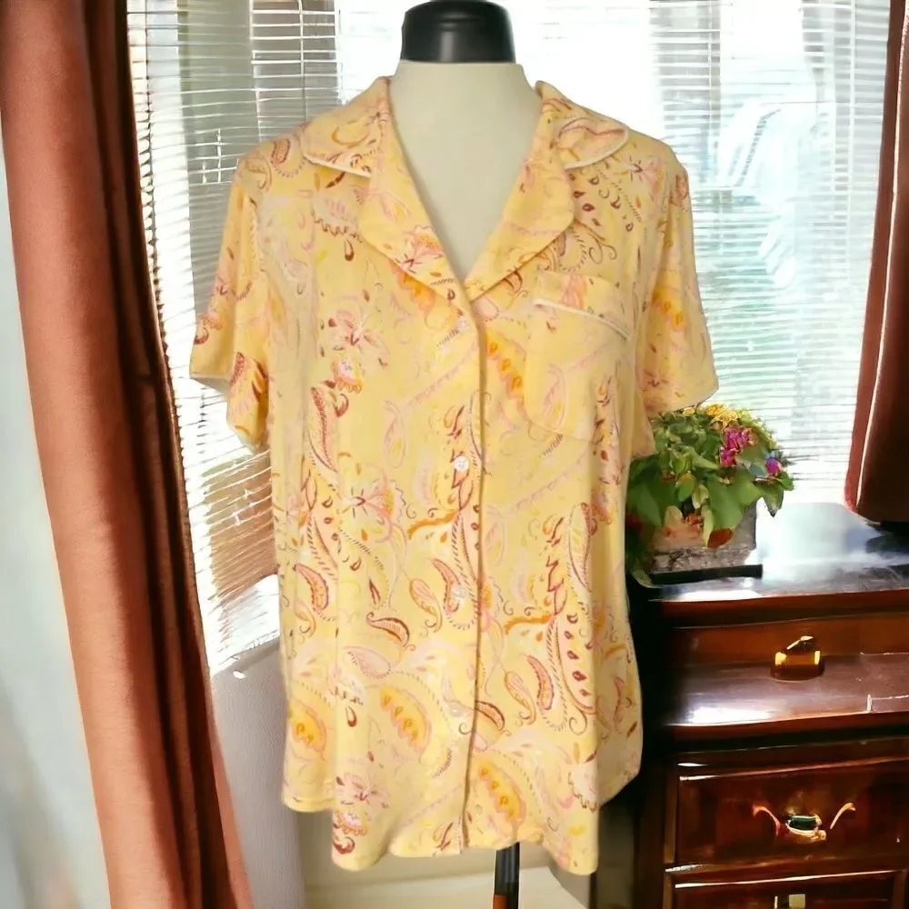 Stars Above Pajama Top New Tags Medium Paisley Pastel Yellow Soft Short Sleeves.